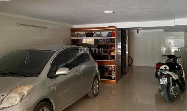 Cần bán nhà phố Trần Đại Nghĩa, DT: 80m2, 6 tầng, MT 5m, giá 15.8 tỷ. Liên hệ: 0986896619