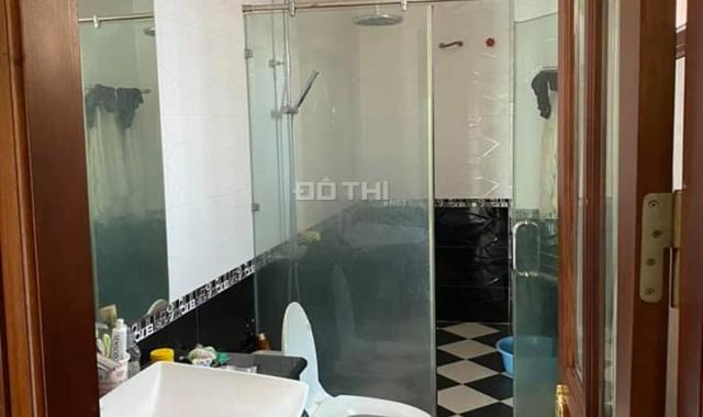 Cần bán nhà phố Trần Đại Nghĩa, DT: 80m2, 6 tầng, MT 5m, giá 15.8 tỷ. Liên hệ: 0986896619