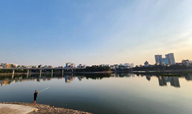 Bán nhà sát hồ Hoàng Cầu, 60m2, mặt tiền 4.3m, ô tô tránh, giá 13,5 tỷ