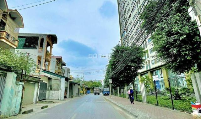 Bán nhà phường Phú Lãm, Hà Đông. Nhà xây mới độc lập 5 tầng, ô tô đỗ sát cửa
