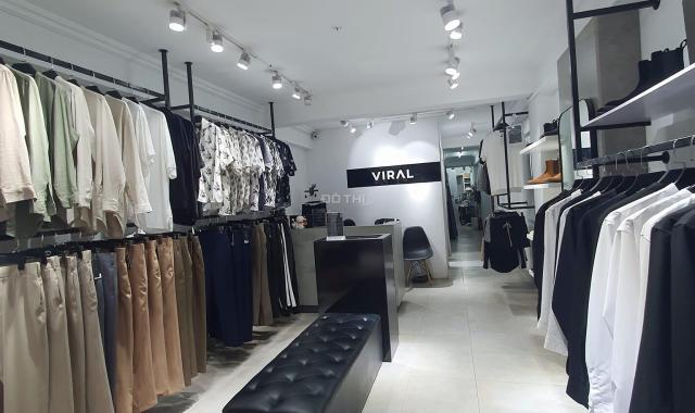 Bán nhà mặt phố Lê Đại Hành, sát Bà Triệu, S=76m2, MT=4,1m, 5 tầng, giá chỉ 20 tỷ