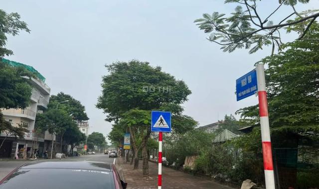 Bán đất mặt phố Phạm Khắc Quảng, TĐC Giang Biên, đường 20m view vườn hoa, kinh doanh, 49m2 9,85 tỷ