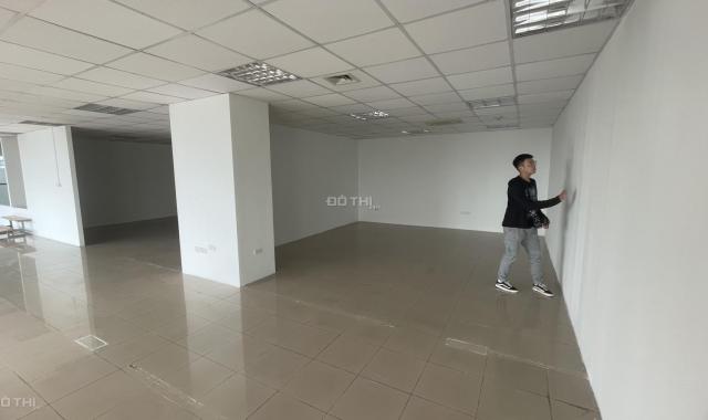 Cho thuê văn phòng đẹp đã có nội thất ở Toyota Thanh Xuân, Trường Chinh, Thanh Xuân, Hà Nội