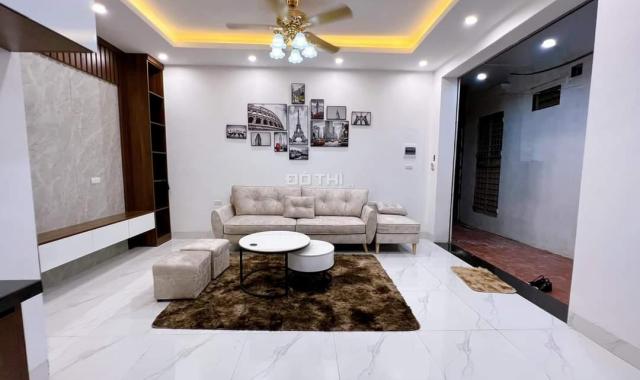 Nhà đẹp - thoáng sáng - nội thất tặng lại - Đống Đa vẫy gọi Trường Chinh DT 28m2 3 tầng MT 5.6m