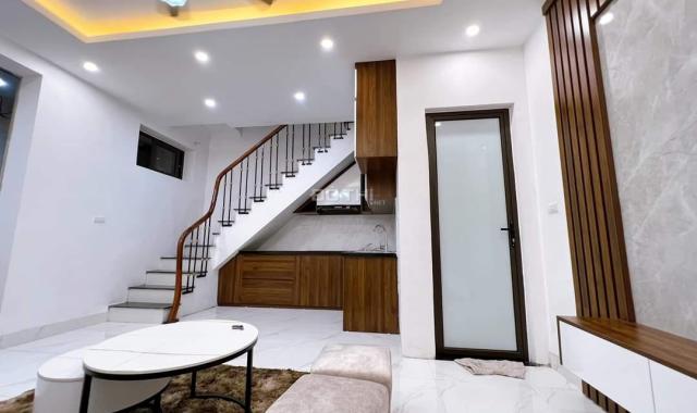 Nhà đẹp - thoáng sáng - nội thất tặng lại - Đống Đa vẫy gọi Trường Chinh DT 28m2 3 tầng MT 5.6m
