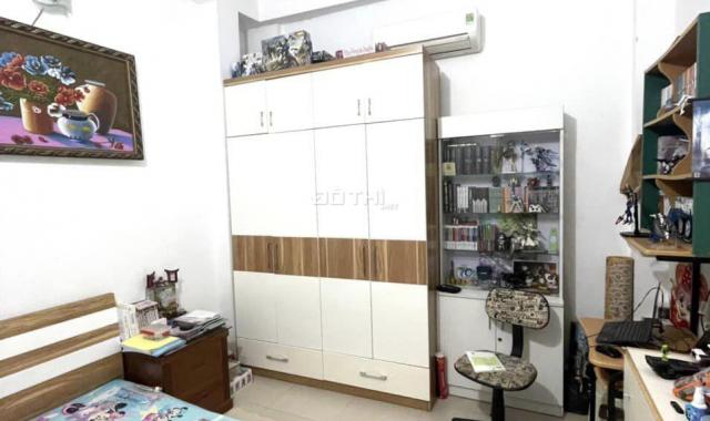 Ngõ siêu to bán nhà Đống Đa phố Đê La Thành nhỏ DT 38m2, DTSD 41m2x4T, MT 3.6m, ô tô vào nhà