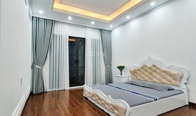 Bán gấp nhà 3 tầng 30m2 Trường Chinh, đẹp, mới, ở ngay