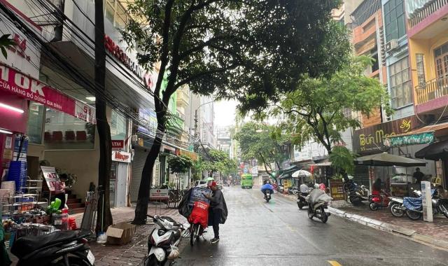 Nhà mặt phố Bà Triệu - Kinh doanh sầm uất 64m2, MT 4.5m. Giá chỉ 12 tỷ
