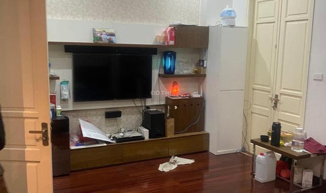 Bán nhà mặt phố Trần Hưng Đạo - Mặt tiền 10m - 390m2 - mặt phố - bán hiện trạng 300 tỷ