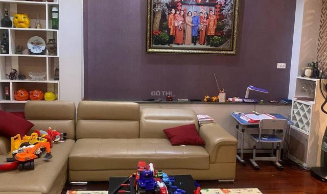 Bán nhà mặt phố Trần Hưng Đạo - Mặt tiền 10m - 390m2 - mặt phố - bán hiện trạng 300 tỷ
