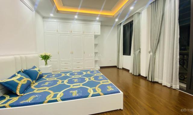 Bán nhà hàng xóm Royal 35m2 - 5 tầng - Ô tô cách nhà 5m - gần hồ - Đầy đủ nội thất về ở ngay