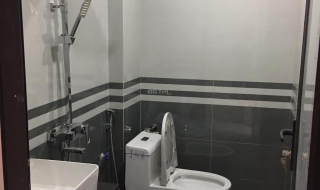 Bán nhanh nhà ngõ 310 Nghi Tàm, giá 4.7 tỷ, 36m2x5T, ở luôn, full nội thất