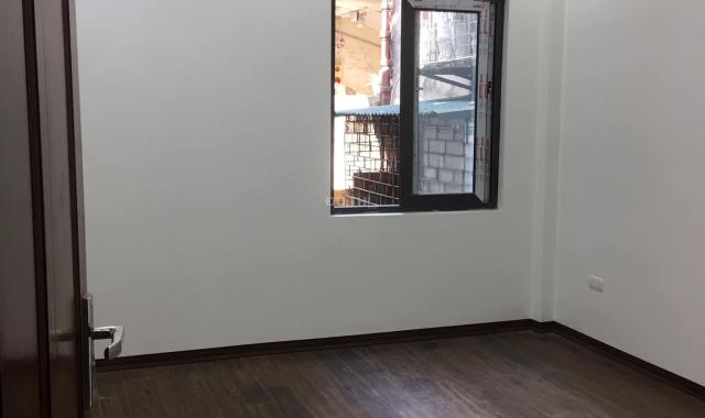 Bán nhanh nhà ngõ 310 Nghi Tàm, giá 4.7 tỷ, 36m2x5T, ở luôn, full nội thất