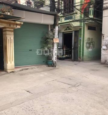 Cho thuê kho - cửa hàng đường Kim Giang, gần Linh Đàm, DT 22m2, ngã 3, ô tô vào thoải mái