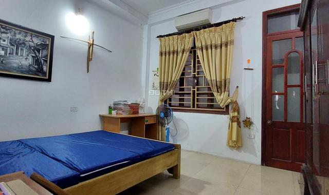 Bán nhà Thịnh Quang Đống Đa, gần phố 62m2, 5 tầng, MT 5.2m, chỉ 6.5 tỷ