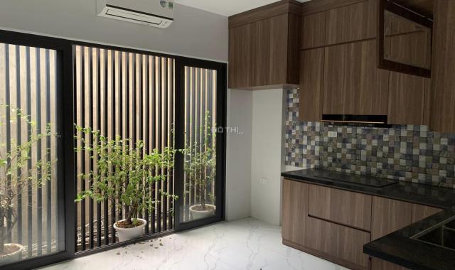 Bán nhanh nhà đầu ngõ Trần Khát Chân, giá 6,3 tỷ, 41m2x6T, nở hậu đẹp