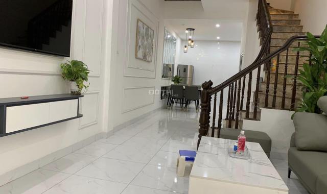Tôi bán nhà ngõ Hồng Mai, giá 2.9 tỷ, 30m2x3T, nở hậu, ngõ thông