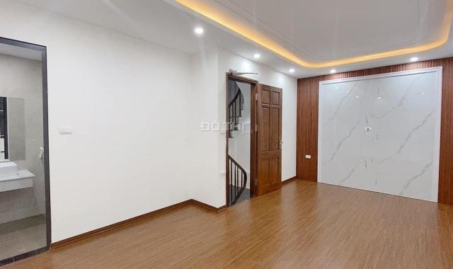 Cần bán gấp nhà đẹp ở ngay đón tết phố Đông Ngạc 42m2, 5T, ô tô vào nhà, mặt ngõ kinh doanh, 5.5 tỷ