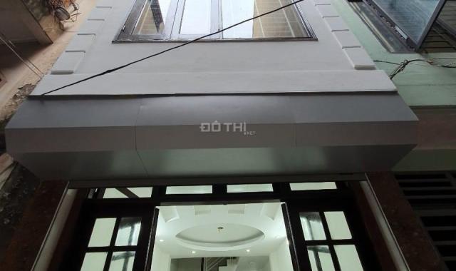 Bán gấp nhà đẹp ngay phố Chính Kinh, Thanh Xuân. 35m2 * 5 tầng, giá chỉ 4.9 tỷ