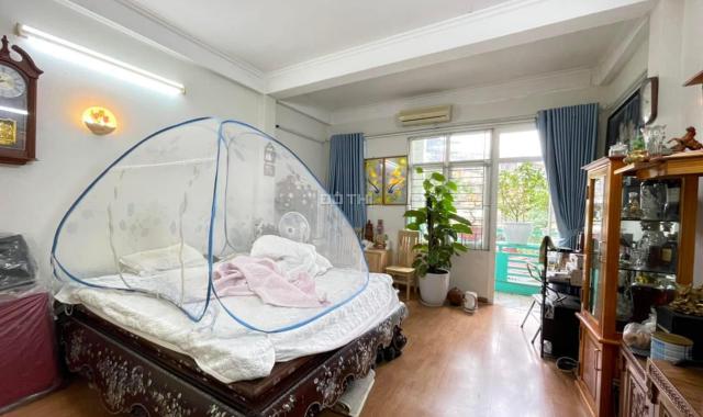 Bán nhà 4T, DT 40m2 giá 3,9 tỷ Ngô Thì Nhậm, Quang Trung, Hà Đông