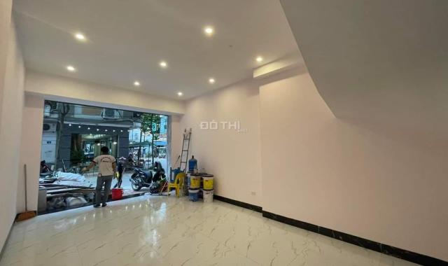 Bán nhà Cầu Giấy - 80m2 - Ô tô tránh - Thang máy - Phân lô - 2 thoáng