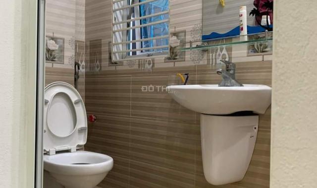 Bán nhà Quỳnh Đô 45m2 5 tầng, ngõ xe ba gác, 20m ra đường ô tô, ngay trục chính. Giá chỉ 2 tỷ 55