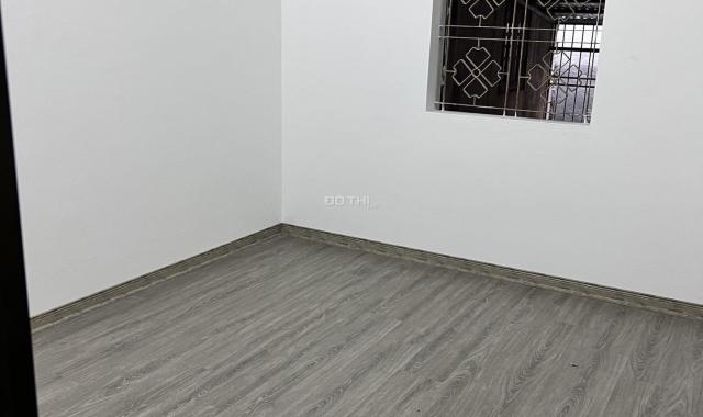 Cần bán gấp nhà 60m2 - 4,05 tỷ - Trong đê - gần cầu - ngõ ô tô nhỏ - Ngọc Thuỵ - Long Biên