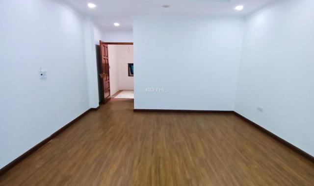 Bán nhà Trương Định Quận Hai Bà Trưng ngõ nông gần phố. 30m2 x 5 tầng. 3.95 tỷ có thương lượng