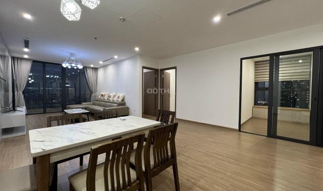 Cho thuê căn hộ Vinhomes Skylake, căn góc view hồ, sẵn slot ô tô
