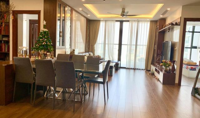 Cho thuê căn góc chung cư Vinhomes Skylake, 4 ngủ, view hồ, đủ đồ, sẵn slot ô tô