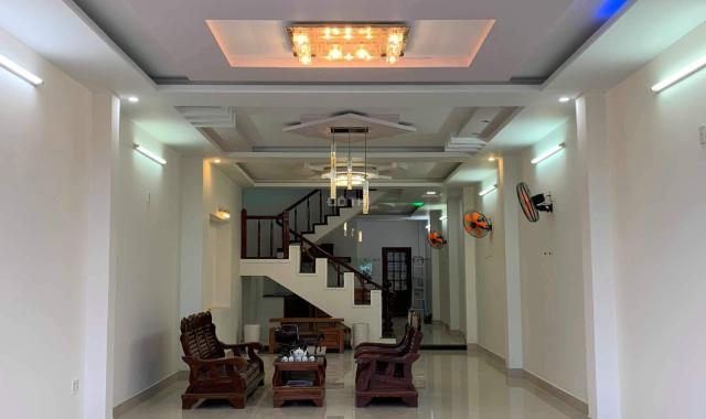 Bán nhà 3 tầng đường (7m5) Nguyễn Lộ Trạch, khu Skylines ngay Shophouse giá 11 tỷ