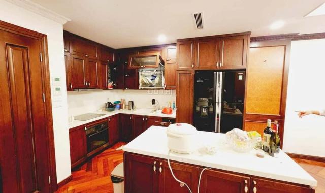 Bán nhà mặt phố Quận Đống Đa, 7 tầng thang máy, kinh doanh, 70m2, 27 tỷ