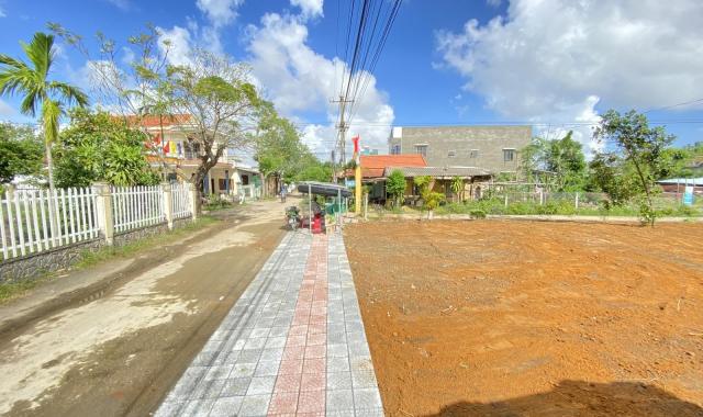 Chính chủ bán lô đất chợ, mặt tiền kinh doanh, buôn bán. Có sổ đỏ. Đường rộng quy hoạch HLGT 20,5m