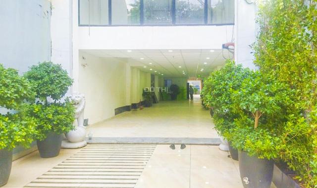 Bán tòa nhà văn phòng 2 mặt tiền Nguyễn Khoái, Quận 4 gồm 6 tầng DT 5.2x50m
