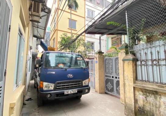 Chính chủ bán nhà đường Lĩnh Nam Hoàng Mai 5 tầng mặt tiền 5m ô tô đỗ cổng ngõ thông