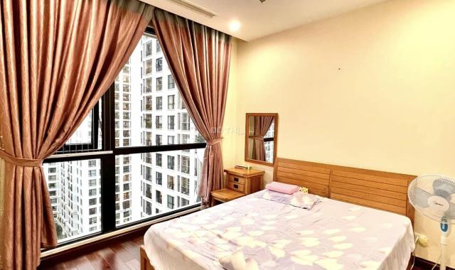 Bán căn hộ R4 Royal City, căn hộ đẳng cấp đẹp, view vườn hoa bể bơi cực thoáng 93m2, 5.35 tỷ