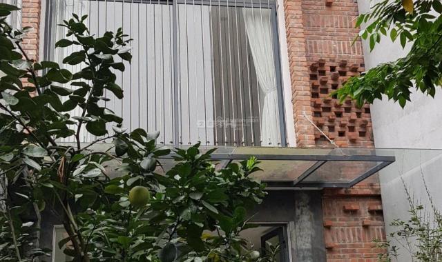 Cho thuê nhà riêng 3 tầng An Dương Vương, ô tô để trước cửa, đẹp như ảnh