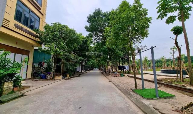 Tôi bán đất đấu giá Mậu Lương 6m MT view công viên 66m2 chỉ 6.38 tỷ. LH 0989.62.6116