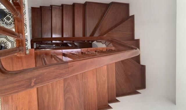 Bán nhà ngõ 107 Trần Khát Chân 47m2 x 5 tầng, mặt tiền 4m, 6 ngủ, trước nhà rộng 3m, 10m ra ô tô
