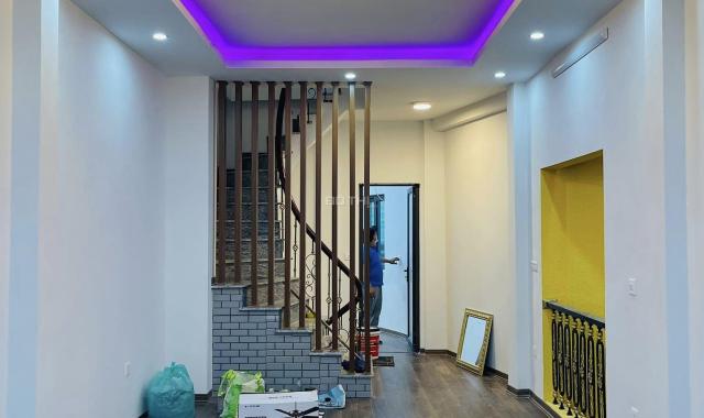 Bán nhà Ngã Tư Sở, DT 60m2, 5T, ô tô kinh doanh, ngõ thông giá 8,7 tỷ DT 30tr