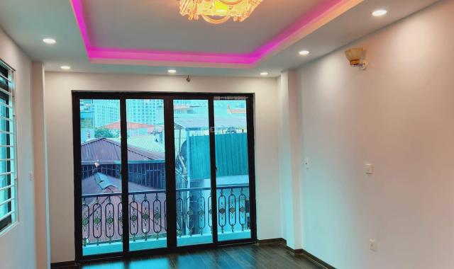 Bán nhà Ngã Tư Sở, DT 60m2, 5T, ô tô kinh doanh, ngõ thông giá 8,7 tỷ DT 30tr