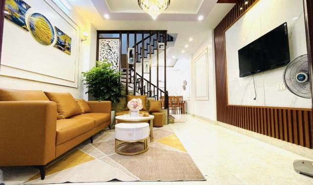 Mặt ngõ Hoàng Hoa Thám 43m2 - 4 tầng - ô tô đỗ cửa 5.4 tỷ