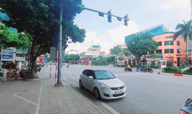 Mặt phố Nguyễn Đình Hoàn kinh doanh cho thuê siêu khủng dt 590m2 mt 20m giá 165 tỷ