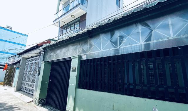 Cần tiền giảm giá mạnh căn nhà 2 mặt tiền đường Lò Lu quận 9