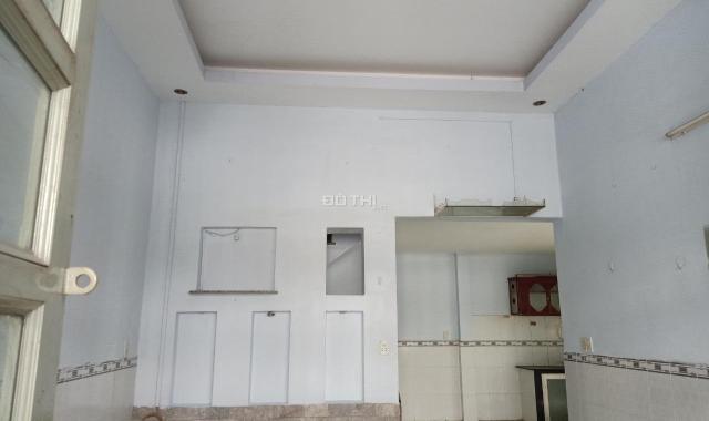Cần tiền giảm giá mạnh căn nhà 2 mặt tiền đường Lò Lu quận 9