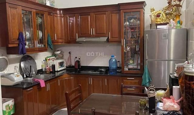 Bán nhà phố Vân Đồn, nhà rộng ở luôn, 52m2 chưa đến 4 tỷ