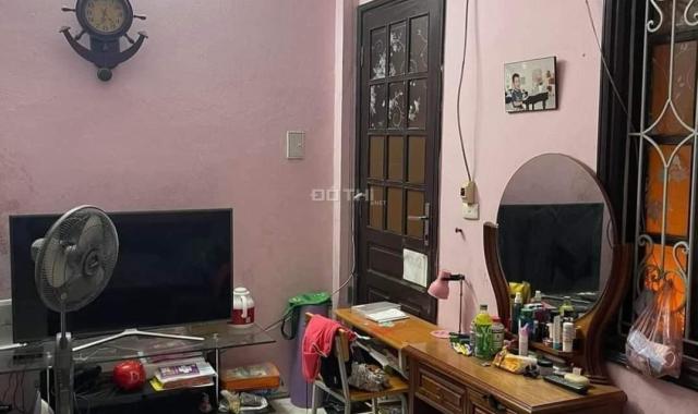 Bán nhà phố Vân Đồn, nhà rộng ở luôn, 52m2 chưa đến 4 tỷ