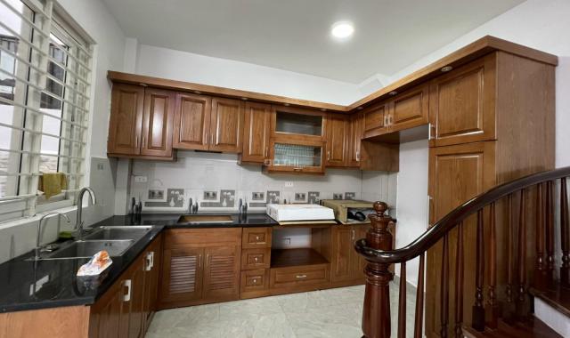 Bán nhà dân sổ đỏ 40m2 x 5 tầng, có sân riêng, Xuân Đỉnh, Xuân La. 4,3 tỷ có thương lượng