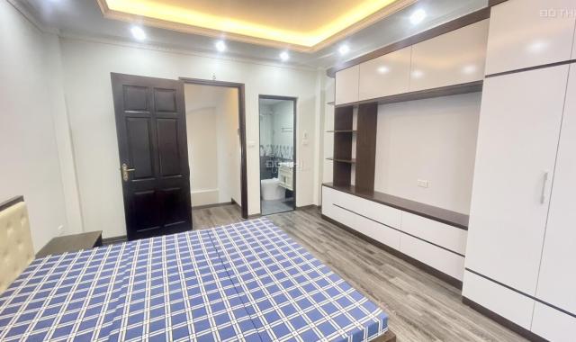 Bán nhà đường Lạc Long Quân, Xuân La, Tây Hồ 45m2 xây 5 tầng, cách phố 40m giá 5.9 tỷ