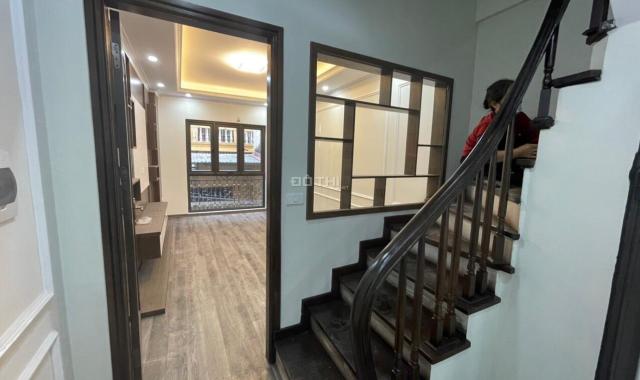 Bán nhà đường Lạc Long Quân, Xuân La, Tây Hồ 45m2 xây 5 tầng, cách phố 40m giá 5.9 tỷ